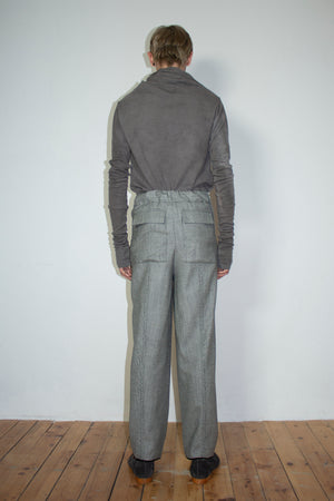 One-seam cigarette wool trousers