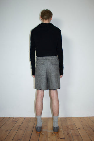 One-seam wool shorts