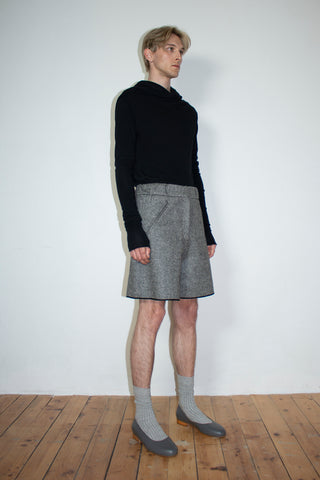 One-seam wool shorts