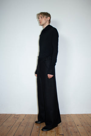 Wide one-seam wool trousers